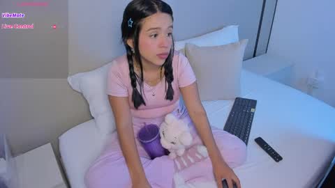 Snapshot of rubby_grundy chatting on 05-27-26, 01:57 R U B B Y online show from 05-27-26, 01:57
