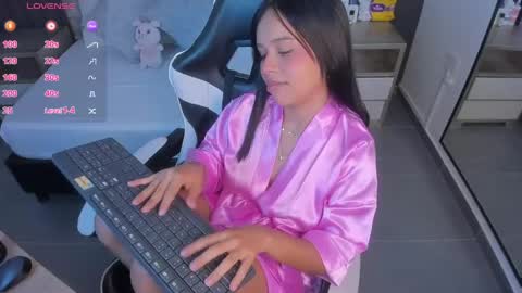 Snapshot of rubby_grundy chatting on 06-04-26, 05:13 R U B B Y online show from 06-04-26, 05:13