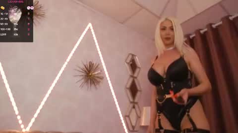 Snapshot of rubydivine_ chatting on 06-30-26, 05:19 Ruby Divine online show from 06-30-26, 05:19