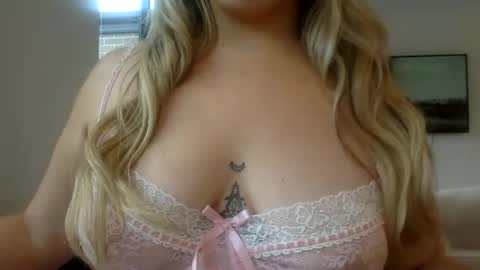 Snapshot of rubyhill99 chatting on 06-25-26, 11:09 rubyhill99 online show from 06-25-26, 11:09