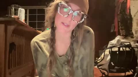 Snapshot of rubywavesback chatting on 12-17-25, 05:02 rubywavesback online show from 12-17-25, 05:02