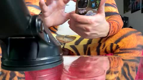 andy leyfield online show from 10-26-25, 01:17