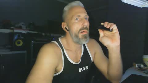 Snapshot of ruffi77 chatting on 12-29-24, 05:42 Chico que rico Caliente online show from 12-29-24, 05:42