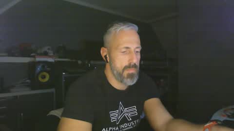 Snapshot of ruffi77 chatting on 01-06-25, 04:55 Chico que rico Caliente online show from 01-06-25, 04:55