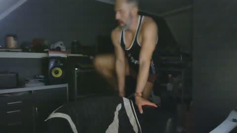 Snapshot of ruffi77 chatting on 01-19-25, 03:53 Chico que rico Caliente online show from 01-19-25, 03:53