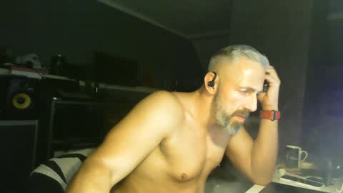 Snapshot of ruffi77 chatting on 02-03-25, 08:46 Chico que rico Caliente online show from 02-03-25, 08:46