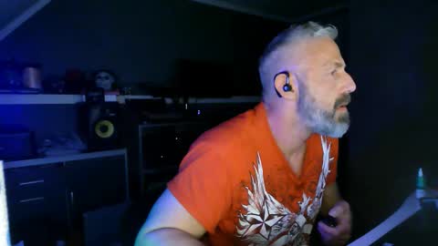 Snapshot of ruffi77 chatting on 11-01-25, 04:36 Chico que rico Caliente online show from 11-01-25, 04:36