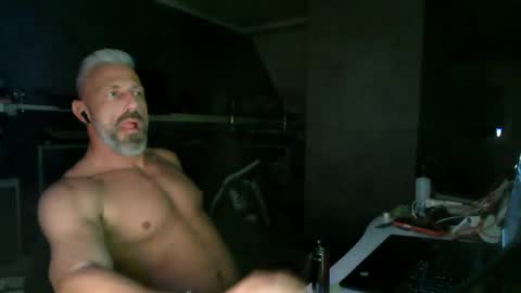 Snapshot of ruffi77 chatting on 04-17-26, 06:16 Chico que rico Caliente online show from 04-17-26, 06:16