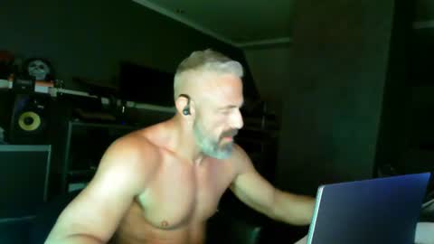 Snapshot of ruffi77 chatting on 07-25-26, 12:14 Chico que rico Caliente online show from 07-25-26, 12:14