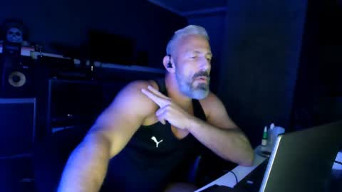 Snapshot of ruffi77 chatting on 07-26-26, 02:53 Chico que rico Caliente online show from 07-26-26, 02:53