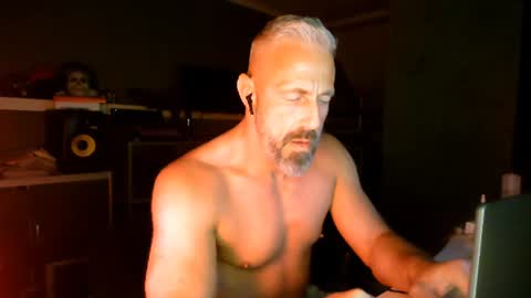 Snapshot of ruffi77 chatting on 07-30-26, 11:59 Chico que rico Caliente online show from 07-30-26, 11:59