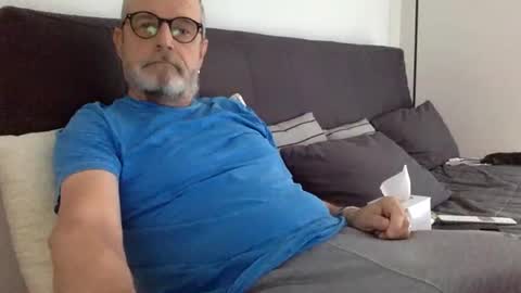 Snapshot of ruk_ri913mn chatting on 10-27-25, 07:34 Jimi online show from 10-27-25, 07:34