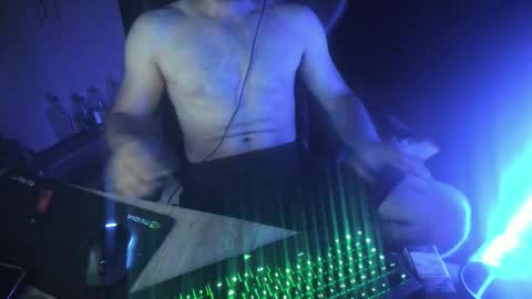 RumbleBumbles online show from 12-19-25, 06:59