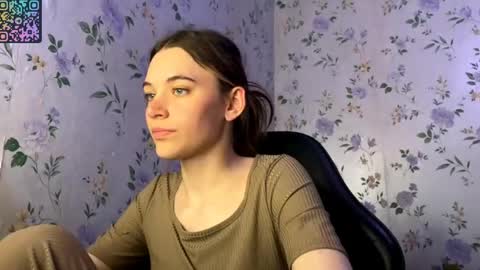 Snapshot of rusmedium chatting on 06-02-26, 09:06 Lisa and Vlad online show from 06-02-26, 09:06