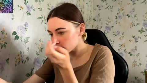 Snapshot of rusmedium chatting on 06-03-26, 10:07 Lisa and Vlad online show from 06-03-26, 10:07