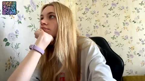 Snapshot of rusmedium chatting on 06-29-26, 01:55 Lisa and Vlad online show from 06-29-26, 01:55