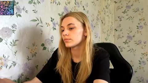 Snapshot of rusmedium chatting on 07-02-26, 03:18 Lisa and Vlad online show from 07-02-26, 03:18