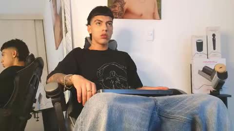  R U S S E L L  online show from 03-02-26, 03:41