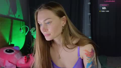 Snapshot of russian_sexy_girl5 chatting on 03-09-25, 05:17 Mary online show from 03-09-25, 05:17