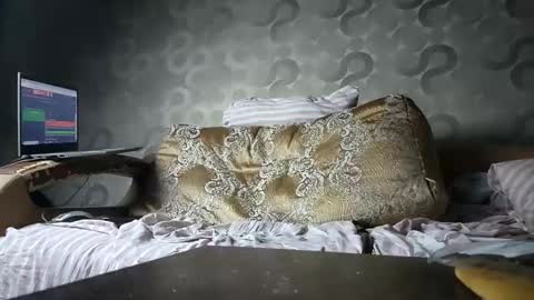 Snapshot of russianbear1917 chatting on 12-22-24, 09:53 Mike online show from 12-22-24, 09:53