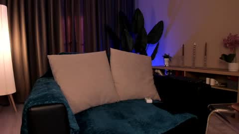 Chrissy online show from 04-08-26, 03:12