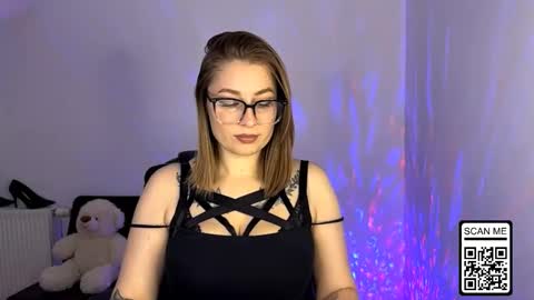 Snapshot of ruthless_111 chatting on 11-12-25, 07:57 Nika online show from 11-12-25, 07:57