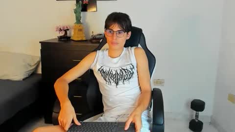 Snapshot of ryan_bronw chatting on 05-28-26, 05:16 Nathan online show from 05-28-26, 05:16