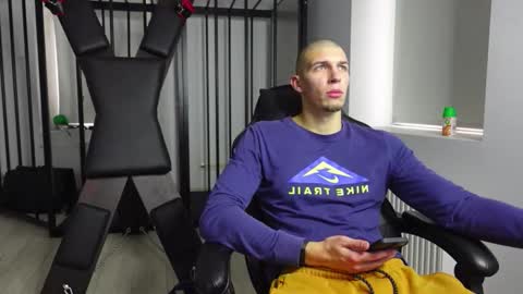 Snapshot of ryan_dozer chatting on 10-16-25, 08:04 RYAN DOZER online show from 10-16-25, 08:04