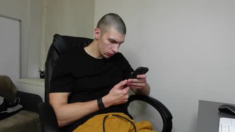 Snapshot of ryan_dozer chatting on 11-06-25, 08:26 RYAN DOZER online show from 11-06-25, 08:26