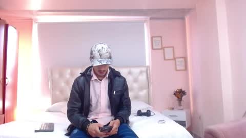 Snapshot of ryan_maxy chatting on 01-18-25, 12:26 ryan online show from 01-18-25, 12:26