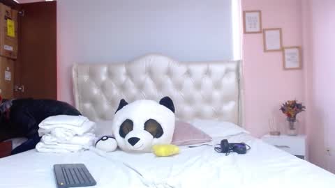 Snapshot of ryan_maxy chatting on 01-18-25, 03:27 ryan online show from 01-18-25, 03:27