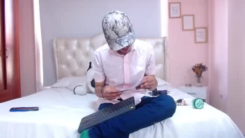 Snapshot of ryan_maxy chatting on 01-18-25, 06:32 ryan online show from 01-18-25, 06:32