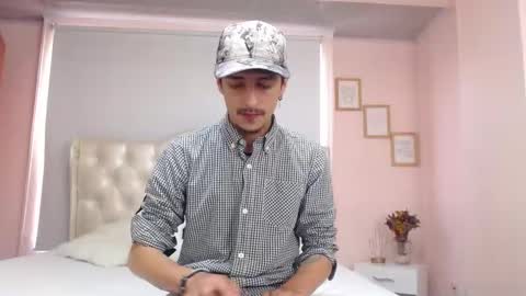 Snapshot of ryan_maxy chatting on 01-21-25, 12:29 ryan online show from 01-21-25, 12:29