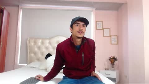 Snapshot of ryan_maxy chatting on 01-25-25, 12:26 ryan online show from 01-25-25, 12:26