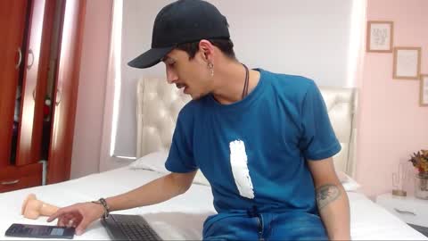Snapshot of ryan_maxy chatting on 01-25-25, 06:35 ryan online show from 01-25-25, 06:35