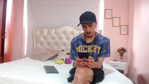 Snapshot of ryan_maxy chatting on 02-01-25, 04:11 ryan online show from 02-01-25, 04:11