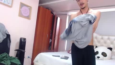 Snapshot of ryan_maxy chatting on 02-04-25, 05:12 ryan online show from 02-04-25, 05:12
