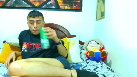 Snapshot of ryan_maxy chatting on 10-22-25, 02:39 ryan online show from 10-22-25, 02:39