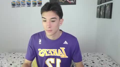 Snapshot of ryan_valentine17 chatting on 06-13-26, 08:07 ryan online show from 06-13-26, 08:07