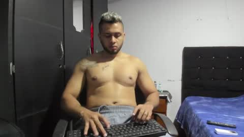 Snapshot of ryan_xc1 chatting on 06-25-26, 04:12 ryan_xc1 online show from 06-25-26, 04:12