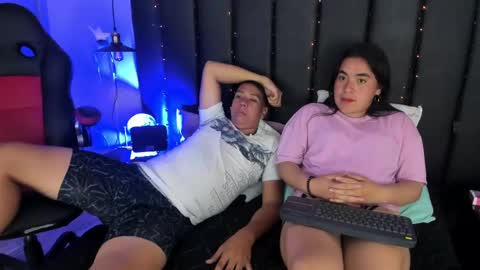 Snapshot of ryder_n_violet chatting on 01-15-25, 11:51 Ryder and Violet online show from 01-15-25, 11:51