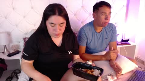 Snapshot of ryder_n_violet chatting on 01-19-25, 04:01 Ryder and Violet online show from 01-19-25, 04:01