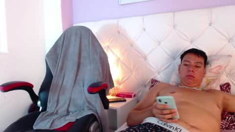 Snapshot of ryder_n_violet chatting on 01-30-25, 02:38 Ryder and Violet online show from 01-30-25, 02:38