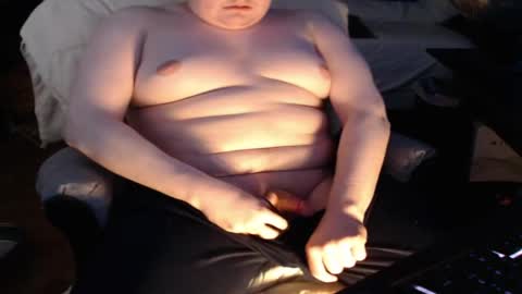 Snapshot of ryguy323 chatting on 05-05-26, 07:27 Dennis online show from 05-05-26, 07:27
