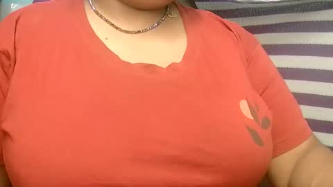 Snapshot of s03286 chatting on 10-29-25, 05:36 HotLovers online show from 10-29-25, 05:36