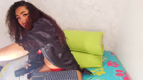 s_sofia_ online show from 01-06-25, 07:13