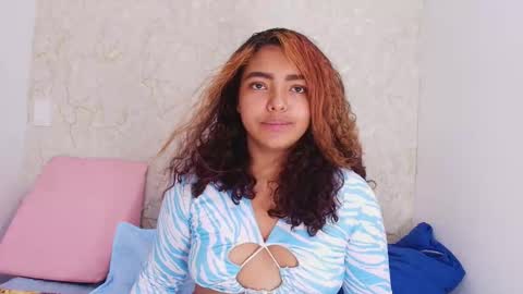 s_sofia_ online show from 10-04-25, 07:23