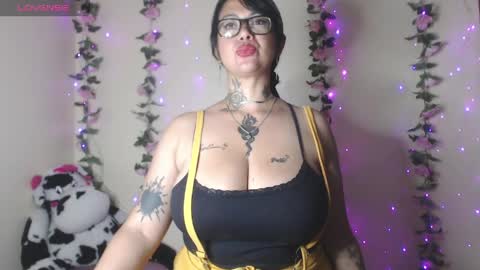 Snapshot of saalomee_1 chatting on 05-05-26, 11:13 saalomee 1 online show from 05-05-26, 11:13