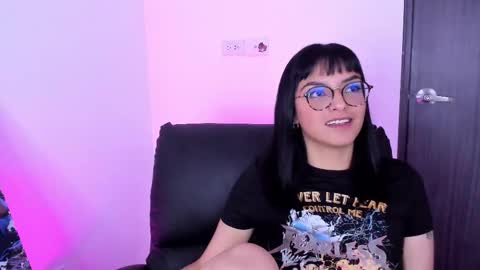 Snapshot of saam_collins69 chatting on 02-03-26, 02:53 Val online show from 02-03-26, 02:53