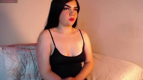 saaraaah_ online show from 11-19-25, 01:11